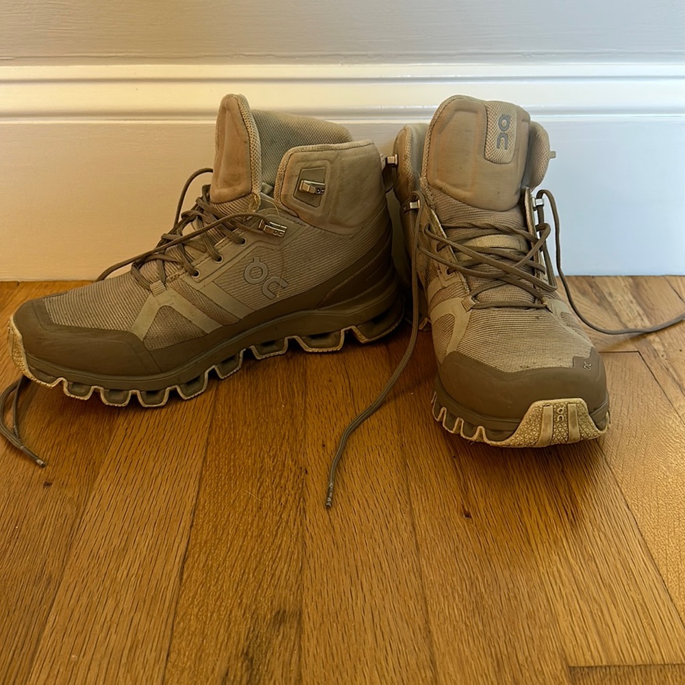 Oncloud Rock Hiking boots